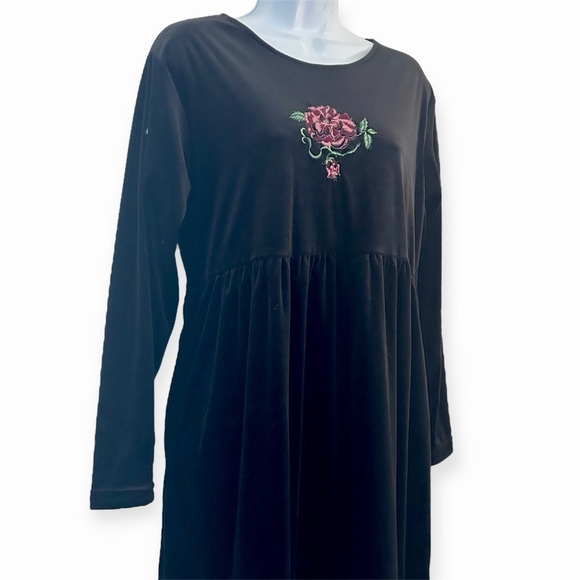 SHENANIGANS Vintage Black Velvet Embroidered Rose Long Sleeve Midi Babydoll M - Picture 2 of 10